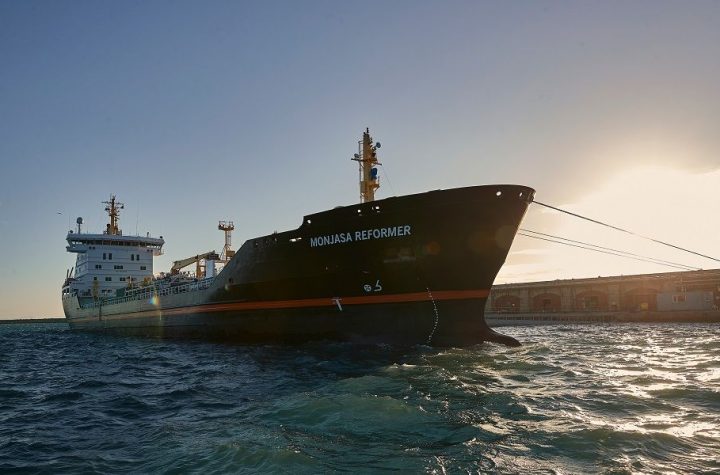 Six Danish oil tanker crew kidnapped off West Africa rescued