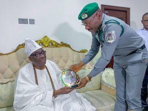 Apapa CAC, Olomu visits Lagos monarch, seeks support for trade facilitation, anti-smuggling