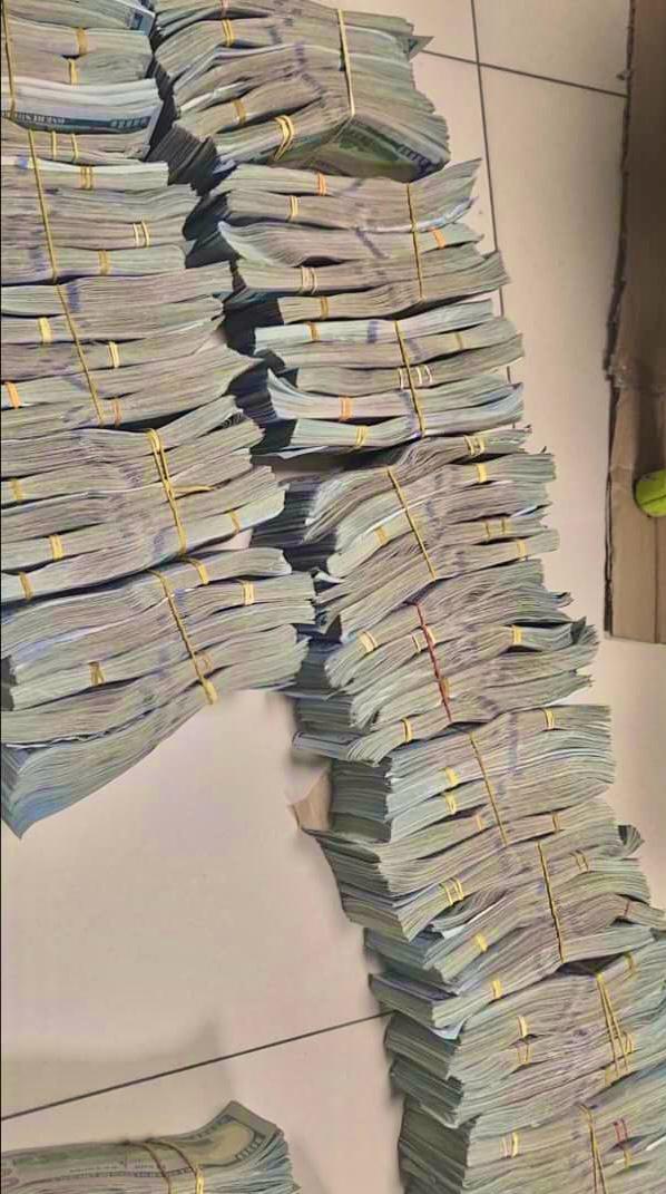 Customs seizes undeclared $1.1m, Saudi Royals at Kano Airport