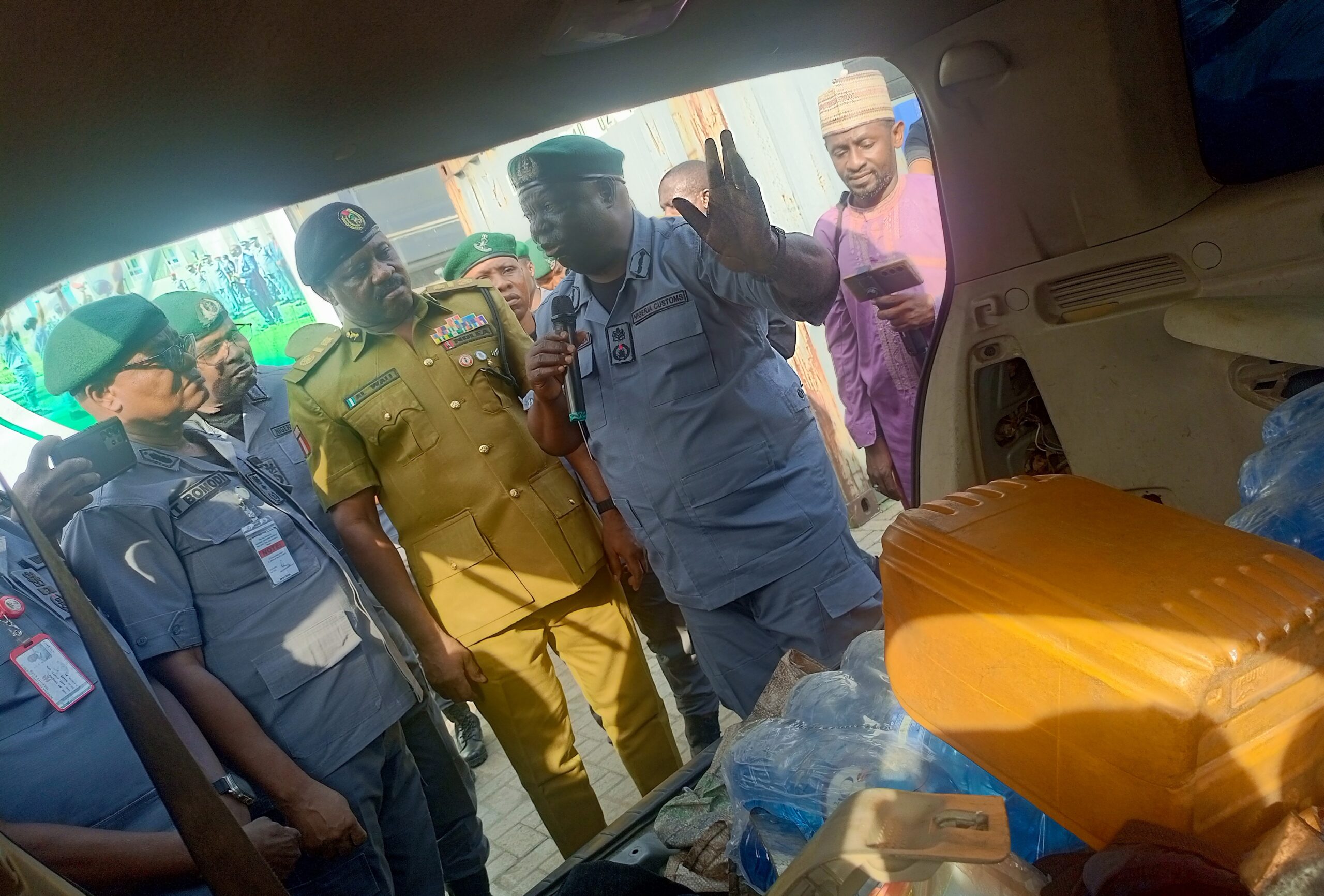 Customs intercepts N1bn worth of cocaine along Badagry-Seme road, hands over to NDLEA